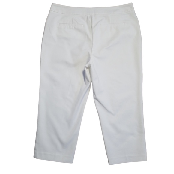 Chico’s White‎ Fabulously Slimming Capri Pants Sz. 10 (1.5 Chico's Sizing) - Picture 5 of 11